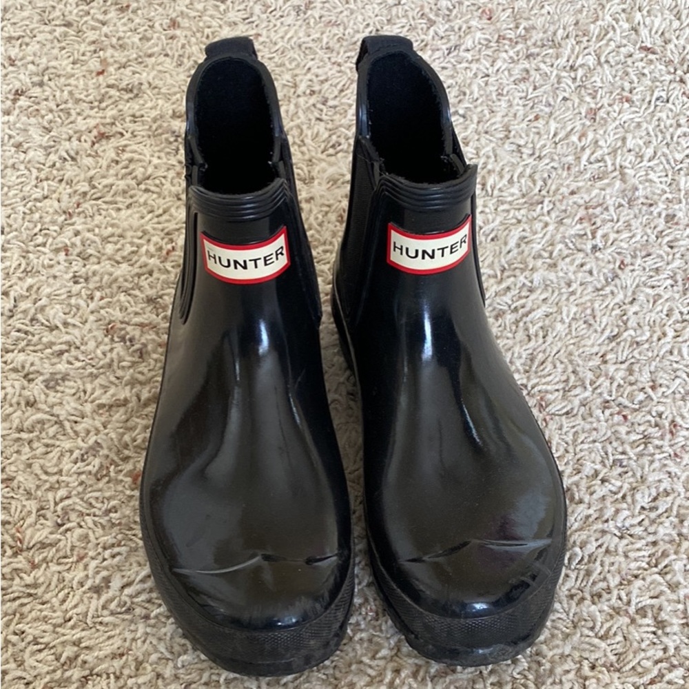 Hunter boots. Classic black glossy. Women’s size 7. Great condition!